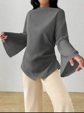 Women’s Gray Bell-Sleeve Boatneck Top size S BNWOT